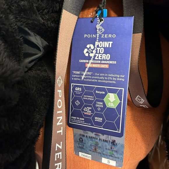 Women’s Point zero premium puffer coat size extra small. - Picture 9 of 13